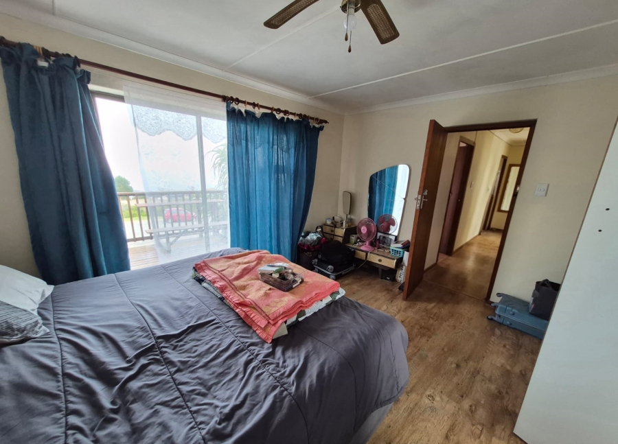 7 Bedroom Property for Sale in Dana Bay Western Cape